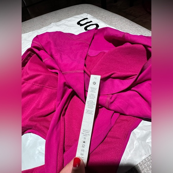 lululemon top - Picture 3 of 4
